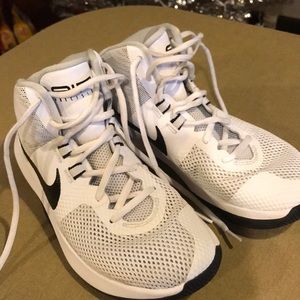 Nike air precision women’s basketball ball shoes